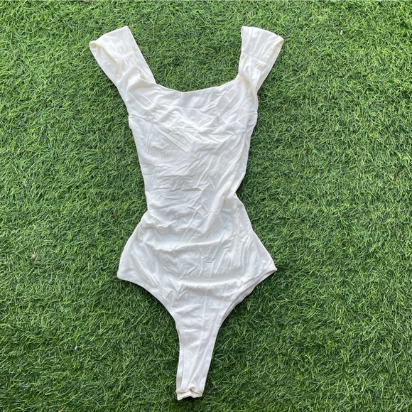 By the way. JENN OFF the SHOULDER BODYSUIT Preowned casual size small - Picture 4 of 8